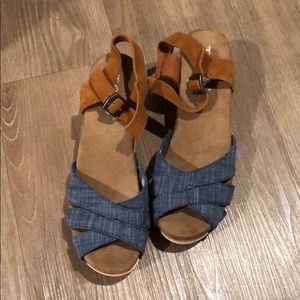 TOMS Beatrix Clogs